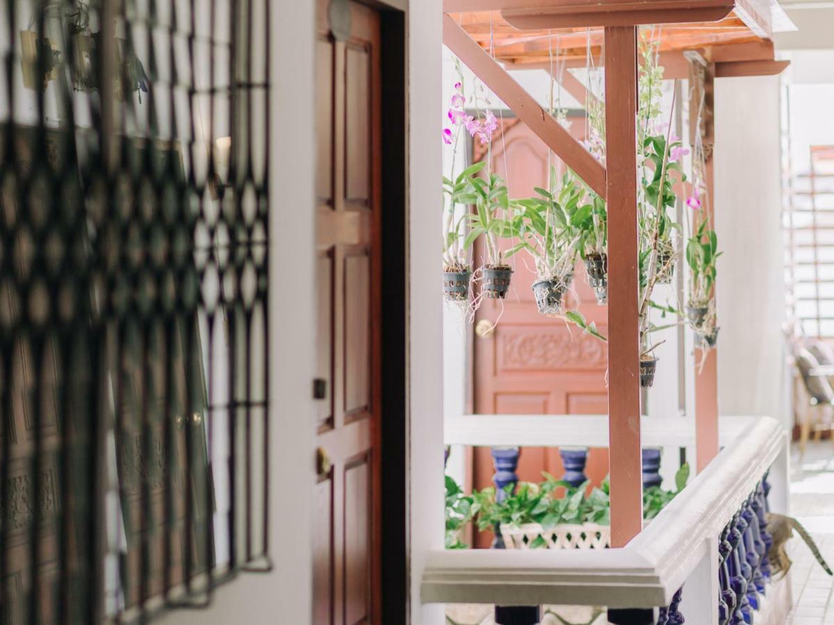 Rendezvous Oldtown Chiangmai Sha Extra Plus Chiang Mai Exterior foto